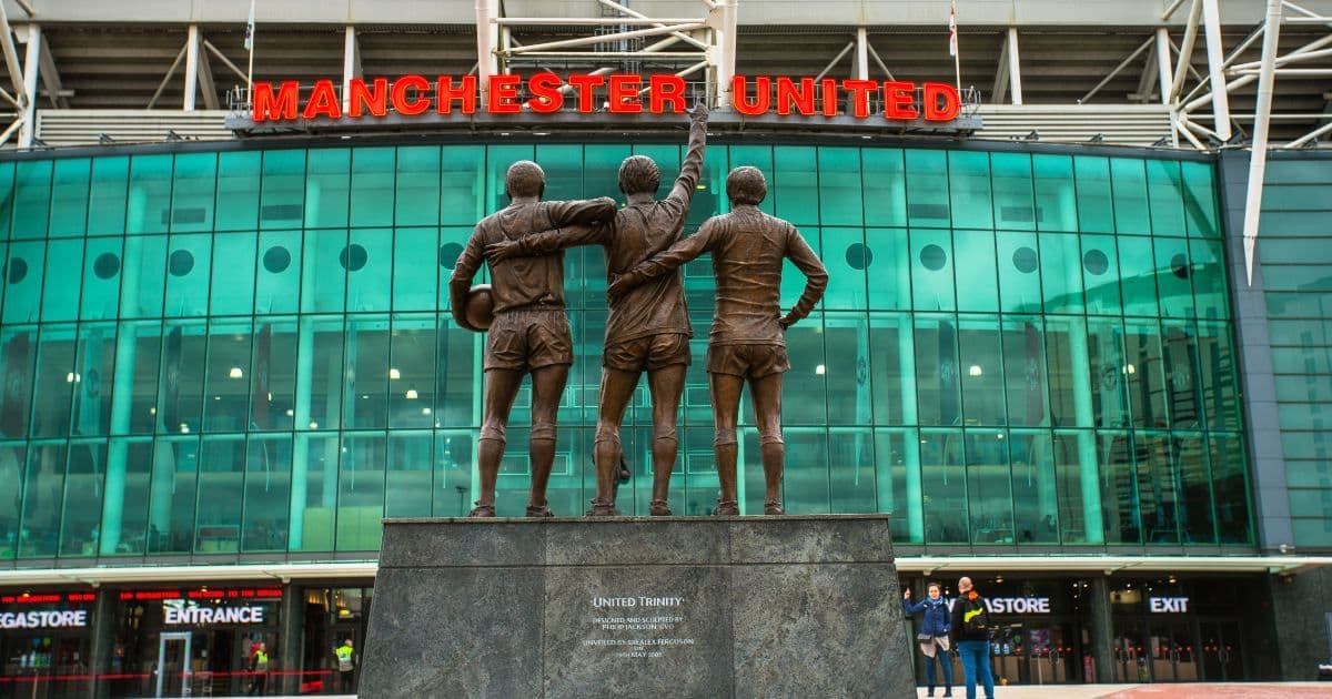 Dal Vietnam all’Old Trafford in bici: Gom pedala per 25mila km tra calcio e beneficenza
