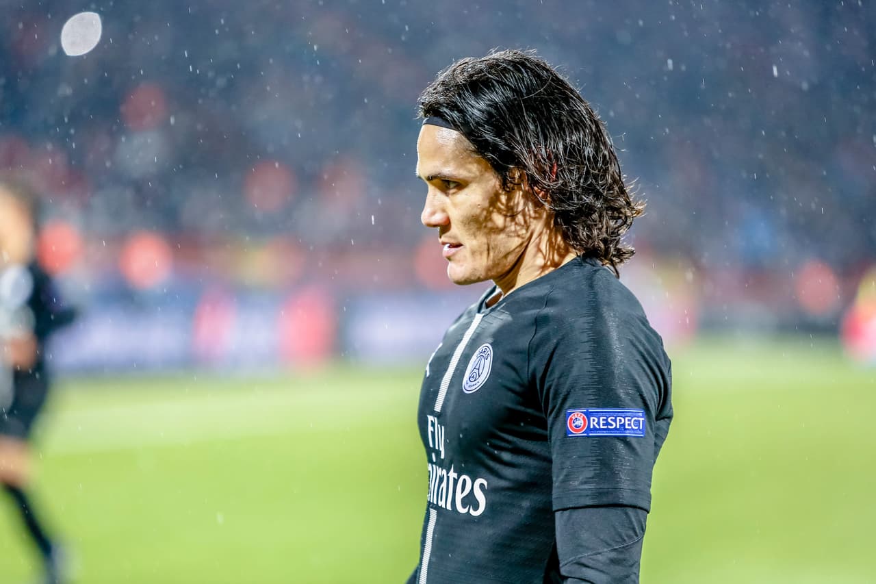 Cavani rompe il digiuno con il Valencia: “El Matador” è il nono giocatore a segnare in Serie A, Liga, Premier League e Ligue 1