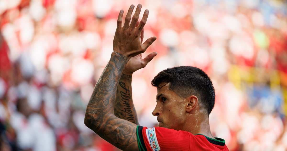Il dramma di João Cancelo: "Ricordo ancora l'ultimo grido di mia madre e il sangue dopo la rapina"