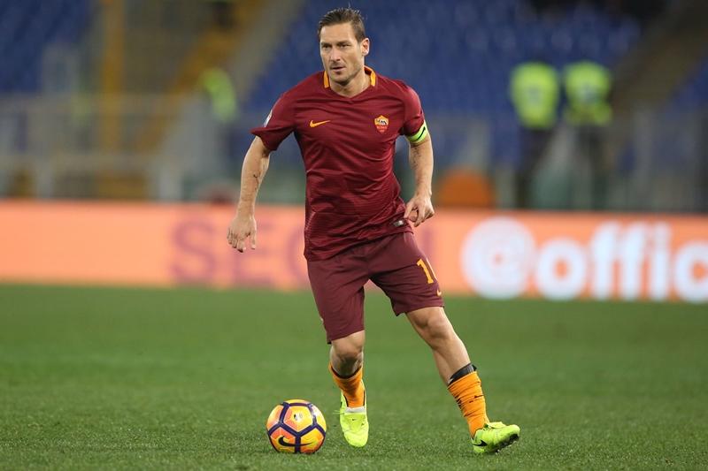 Dalla rovesciata di Djorkaeff a Totti, le 5 sfide Roma-Inter che hanno fatto la storia