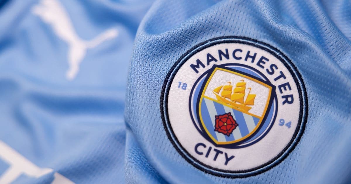 Manchester City, in campo con la quarta maglia: all’interno ha un chip NFC