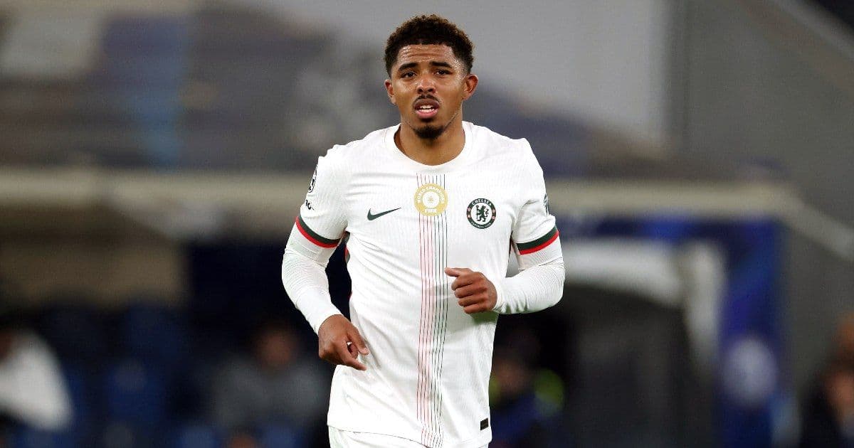 Premier League, due calciatori vittime di insulti razzisti online: la ricostruzione